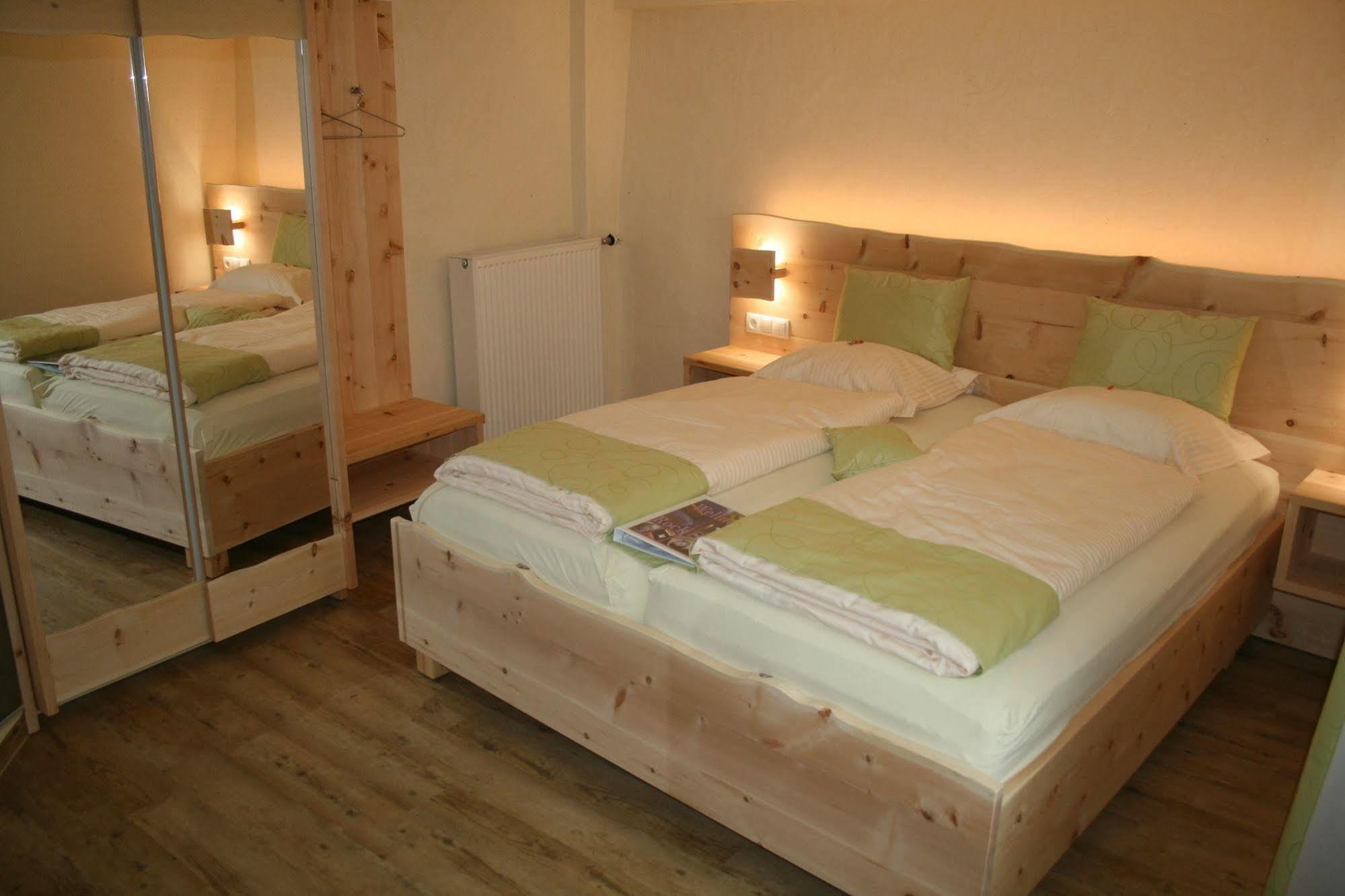 Logis Gourmet & Relax Hotel De La Sure Esch-sur-Sure Ngoại thất bức ảnh