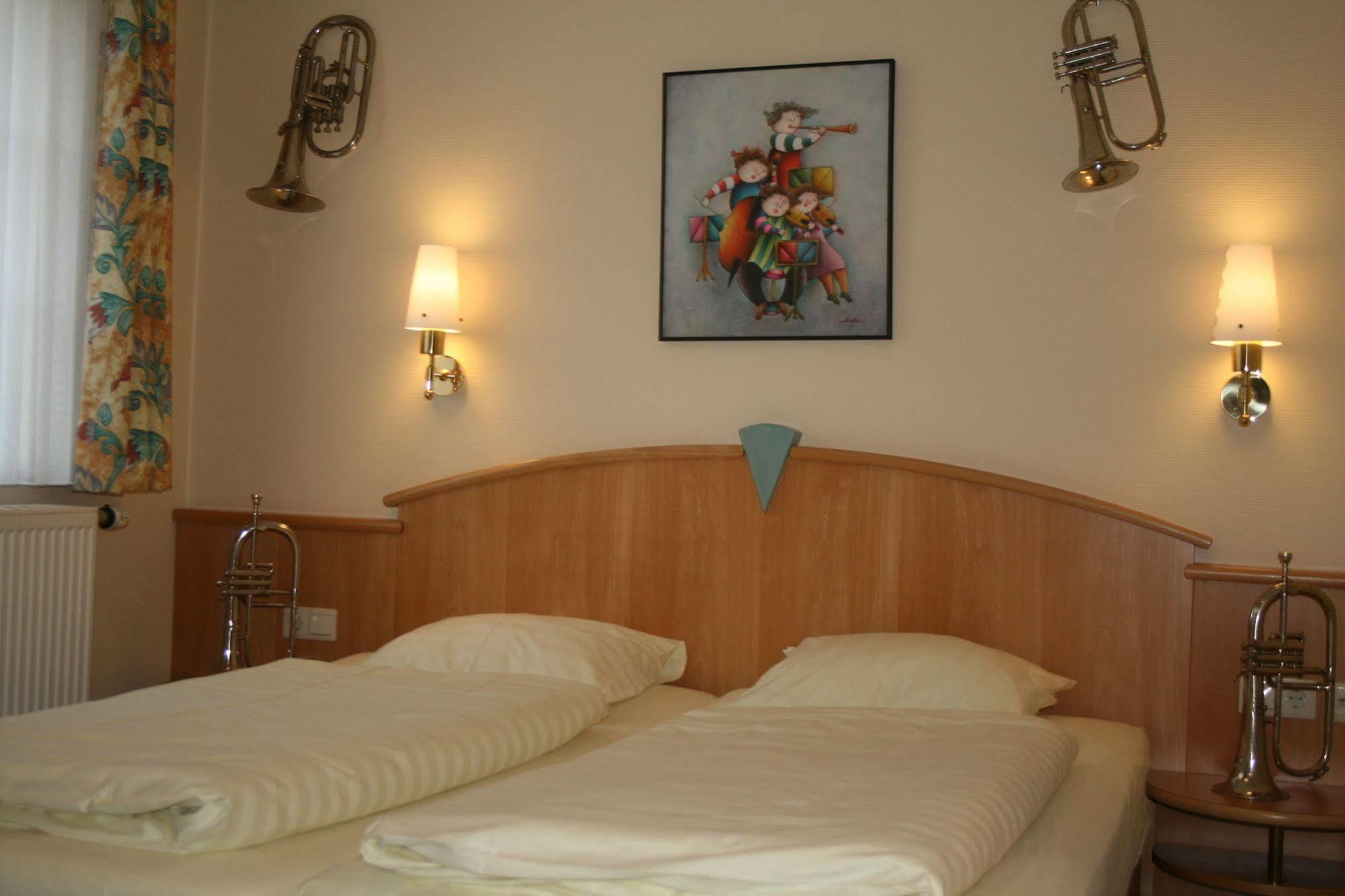 Logis Gourmet & Relax Hotel De La Sure Esch-sur-Sure Ngoại thất bức ảnh