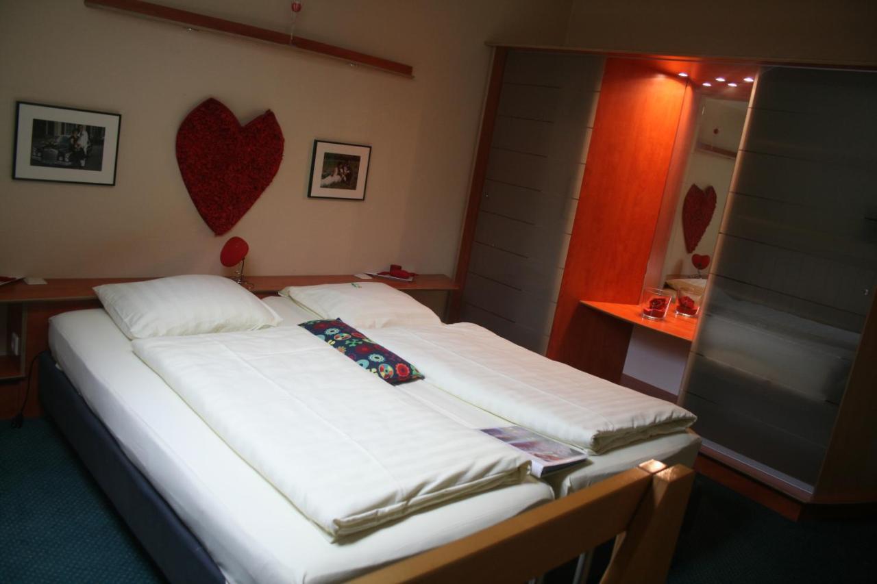 Logis Gourmet & Relax Hotel De La Sure Esch-sur-Sure Ngoại thất bức ảnh